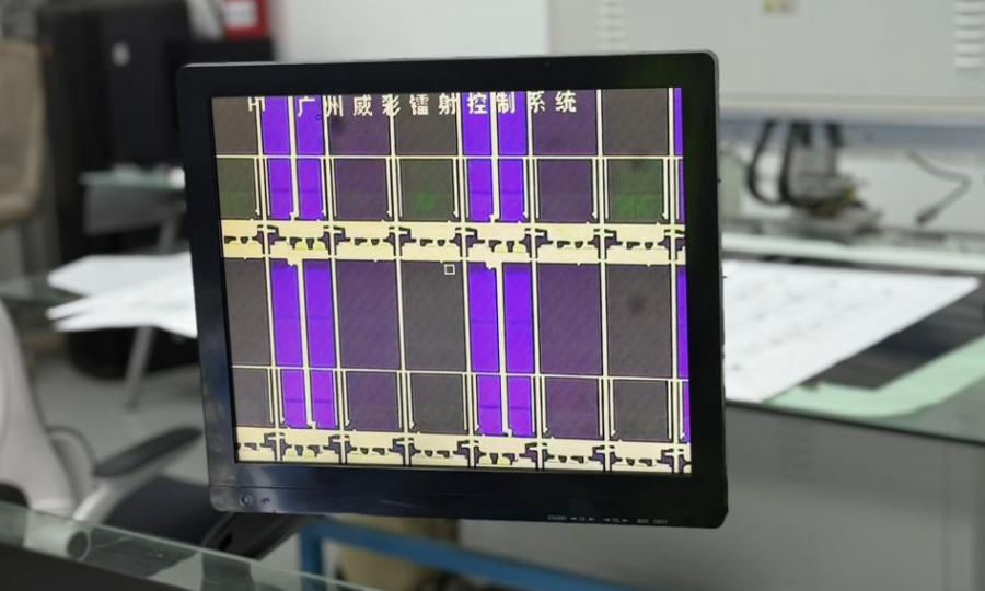 How Black And White Lines On TV Screen Indicate Panel Or Connection Problems Effectively?